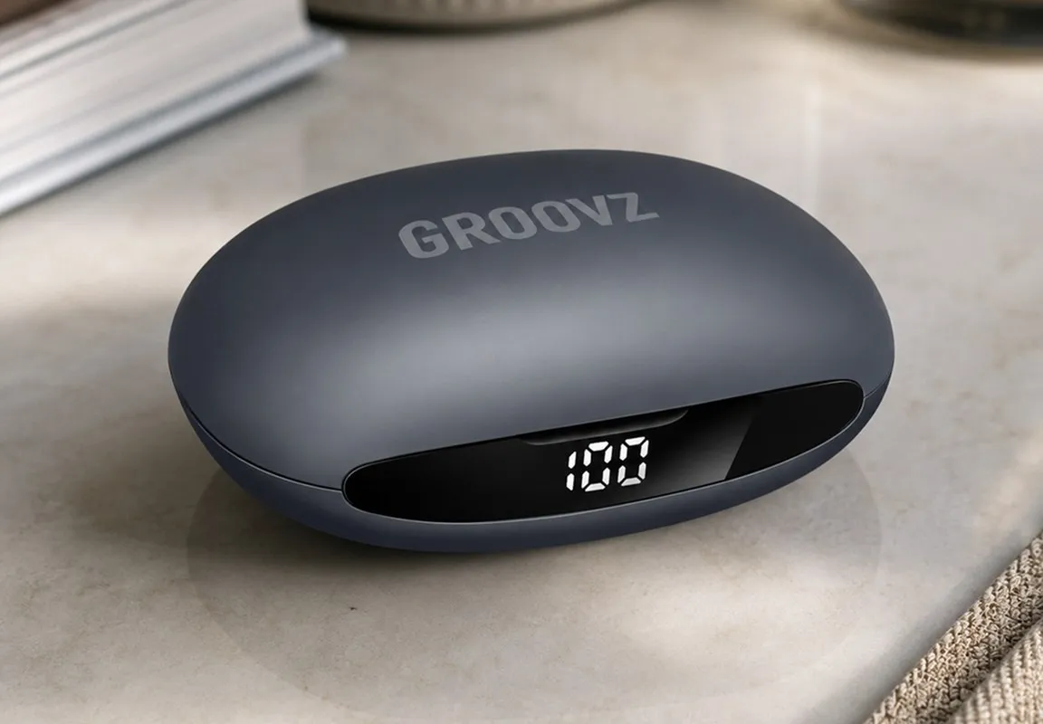 Groovz Plus charging case with battery display